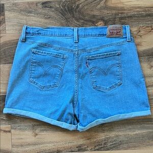 Mid Length Denim Shorts Stretch Cuffed Levi’s Womens Size 33 Summer